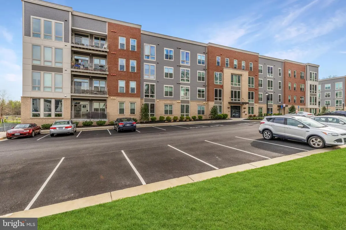 6101 Fairview Farm Dr #207, Alexandria, VA 22315 - #1