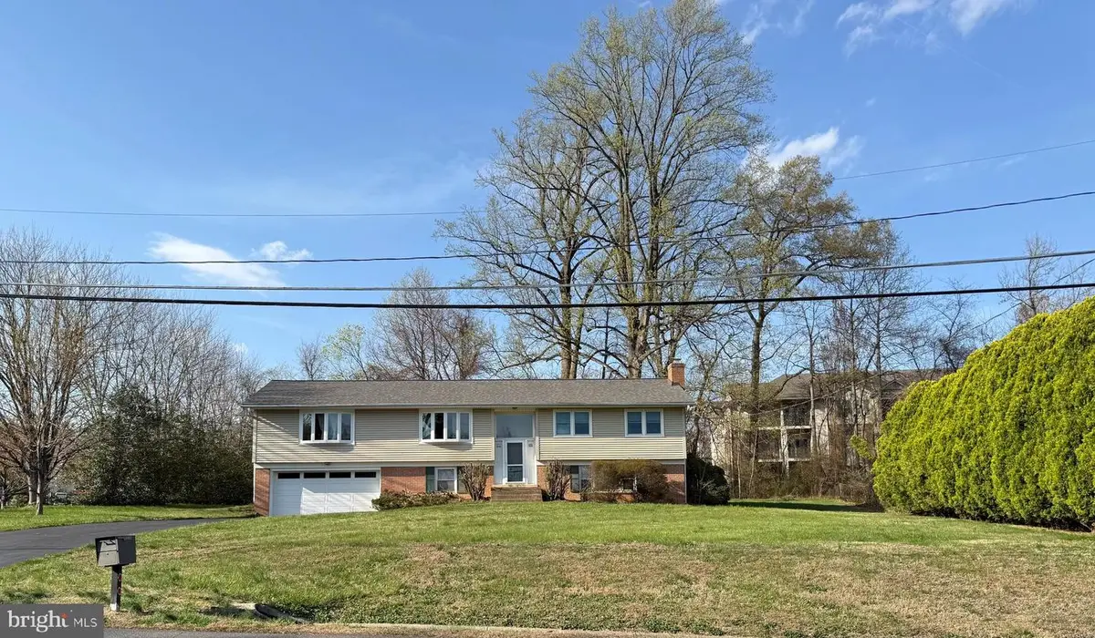 12106 Ruffin Dr, Fairfax, VA 22030 - #1