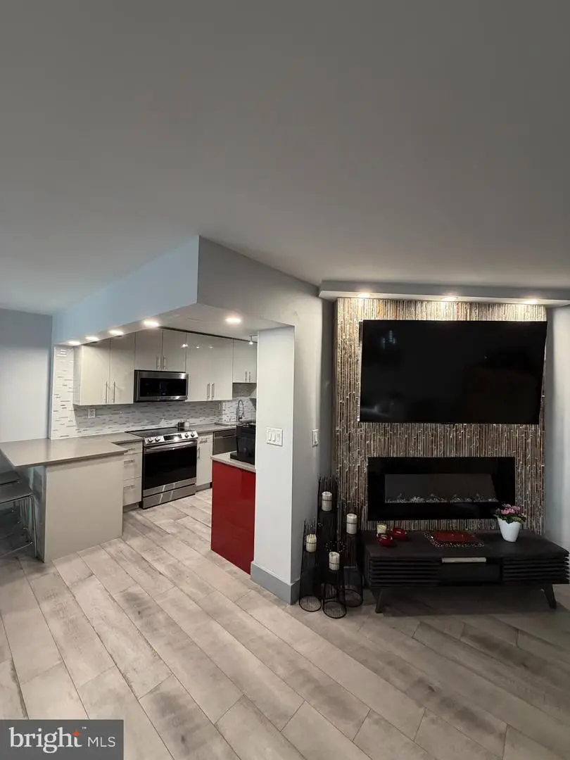 8340 Greensboro Dr #1007, McLean, VA 22102 - #1