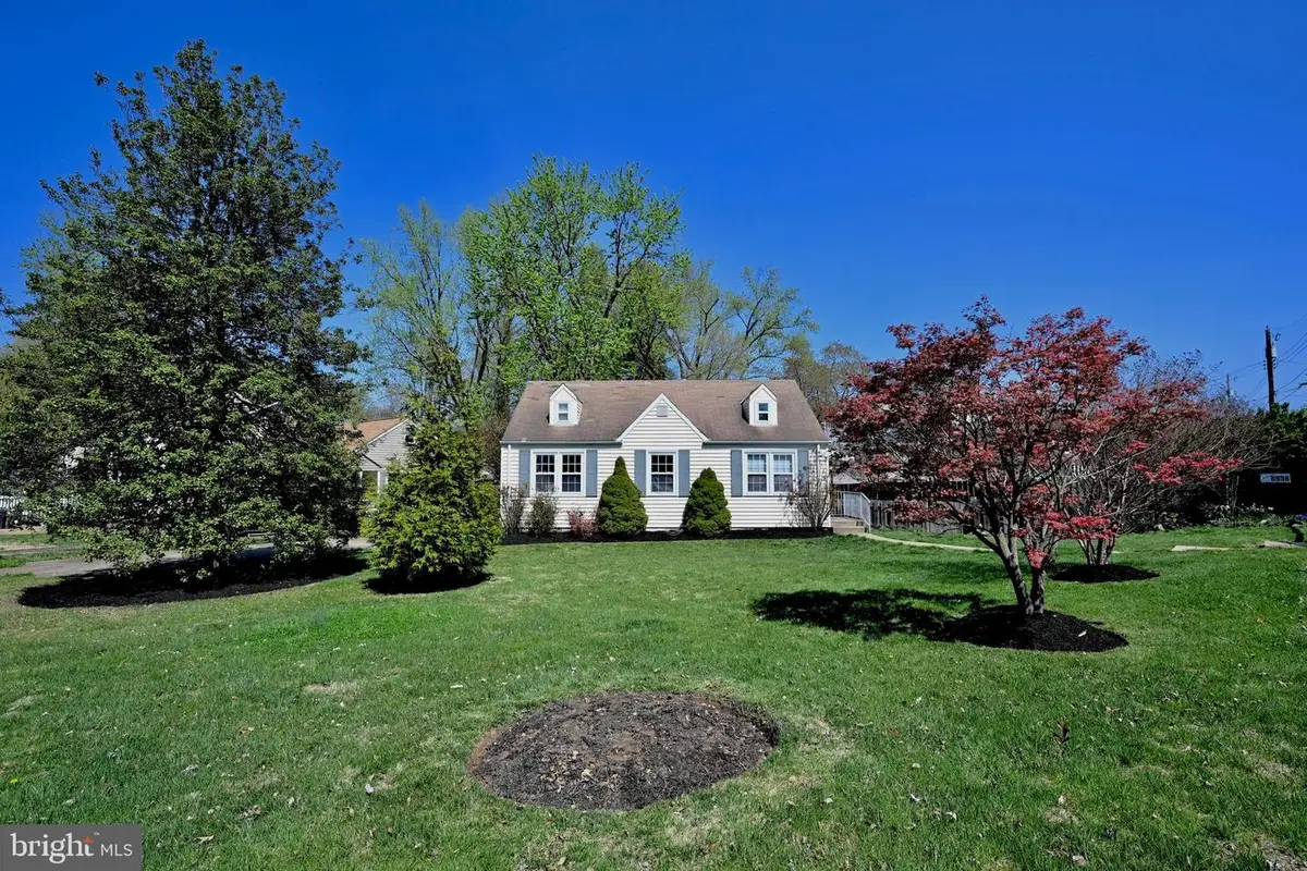 6936 Regent Ln, Falls Church, VA 22042 - #1