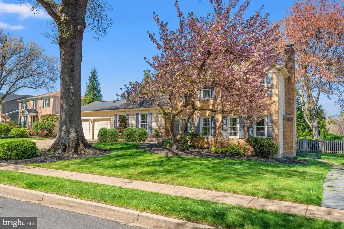 6212 Nethercombe Ct, McLean, VA 22101 - #1