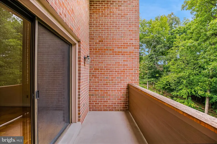 3713-a Madison Ln, Falls Church, VA 22041 - #3