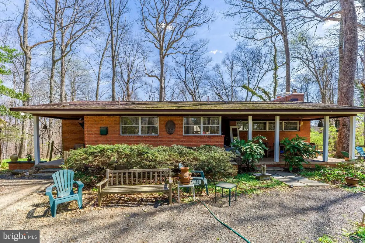 901 Chinquapin Rd, McLean, VA 22102 - #1