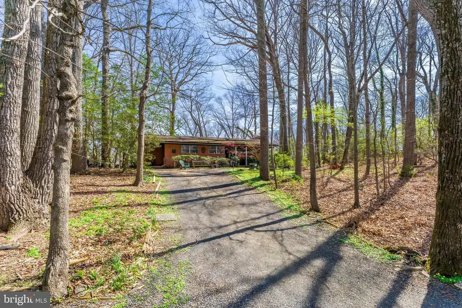 901 Chinquapin Rd, McLean, VA 22102 - #2