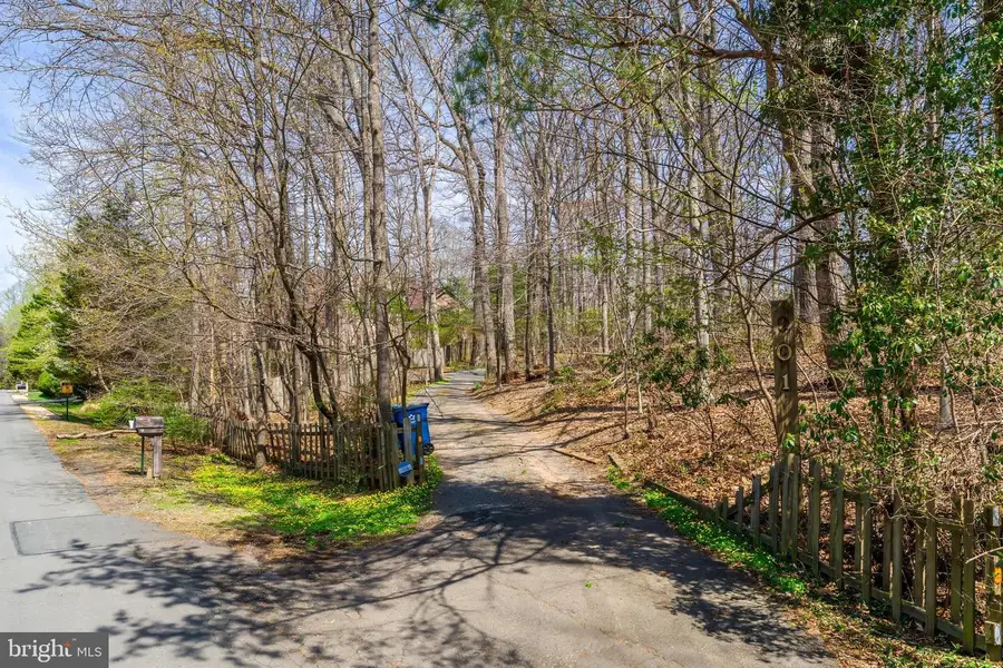 901 Chinquapin Rd, McLean, VA 22102 - #3