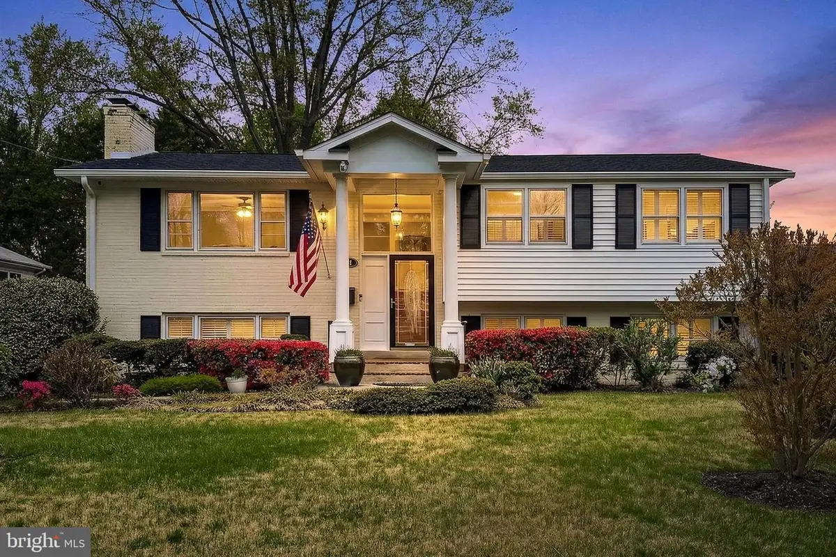 7052 Wardell St, Annandale, VA 22003 - #1