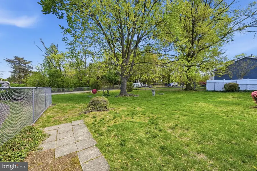 7601 Idylwood Rd, Falls Church, VA 22043 - #2