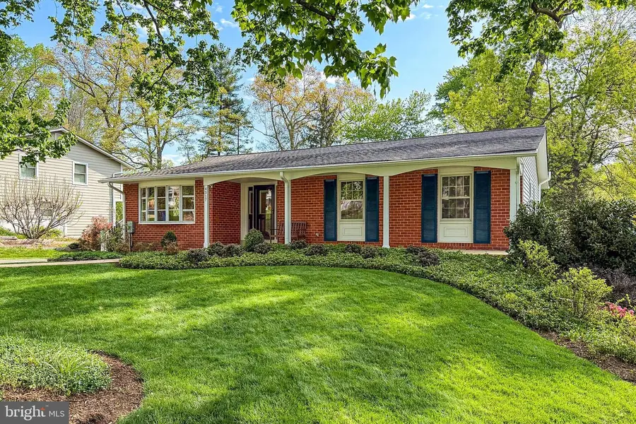 4317 Selkirk Dr, Fairfax, VA 22032 - #2