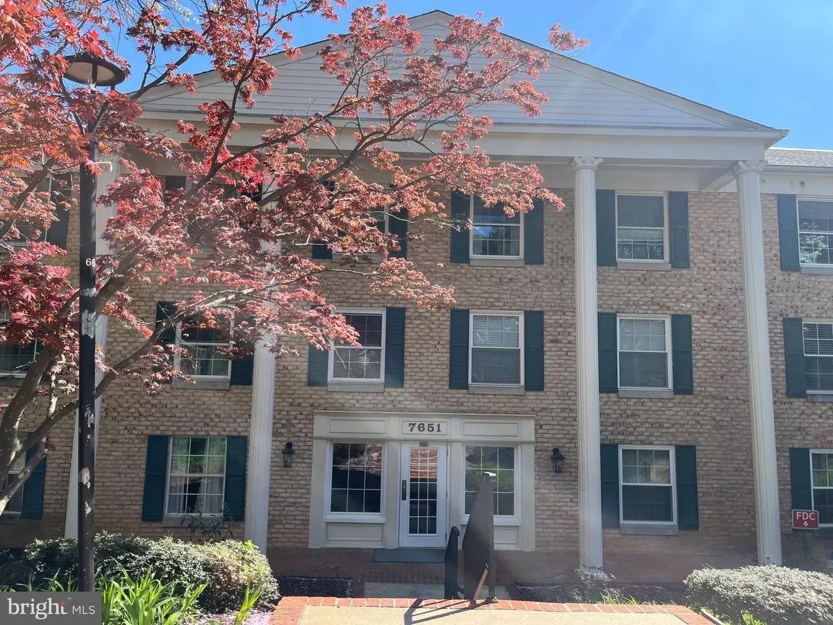 7651 Tremayne Pl #105, McLean, VA 22102 - #1