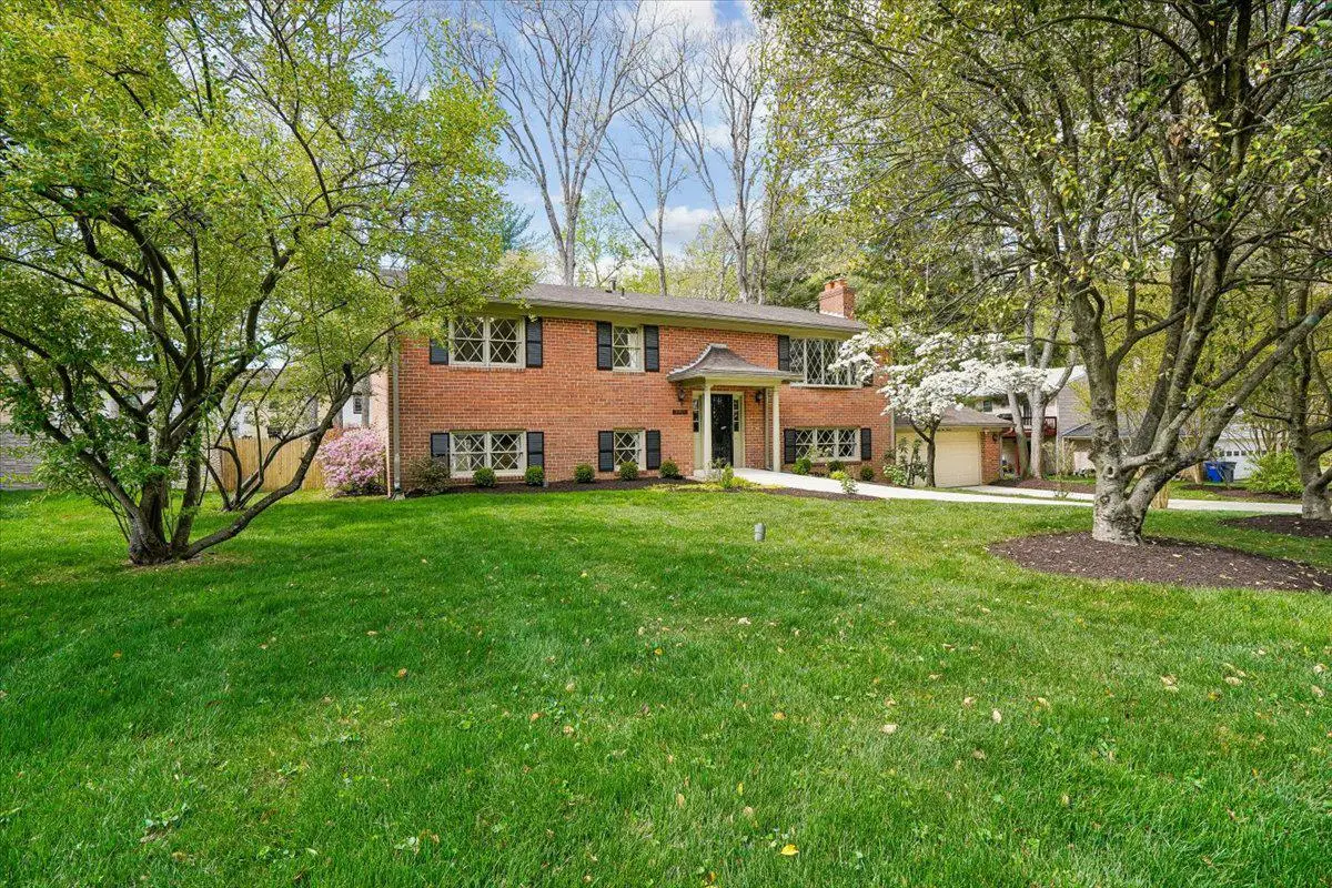 8913 Bluegate Dr, Fairfax, VA 22031 - #1