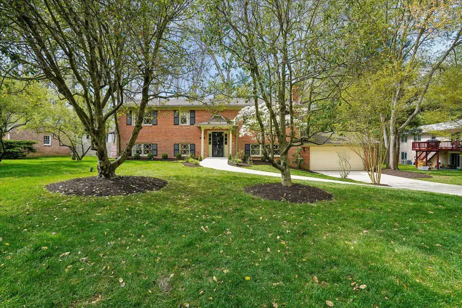 8913 Bluegate Dr, Fairfax, VA 22031 - #3