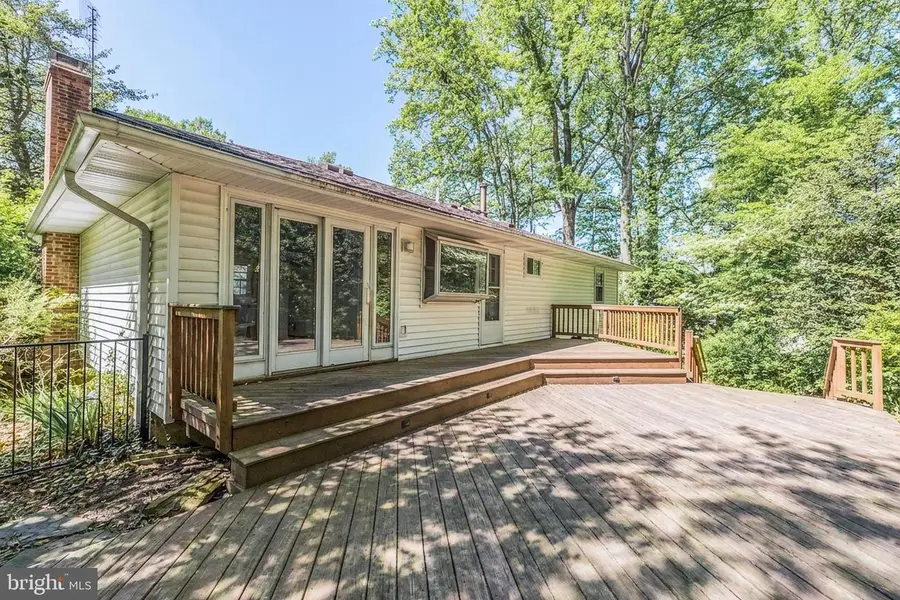 410 Victoria Ct Nw, Vienna, VA 22180 - #3