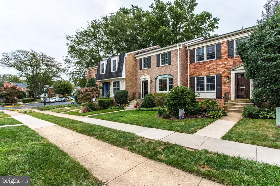 1608 Dunterry Pl, McLean, VA 22101 - #3