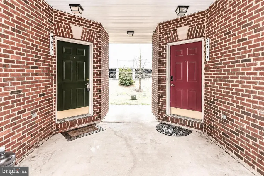 4609 Hummingbird Ln #106, Fairfax, VA 22033 - #2