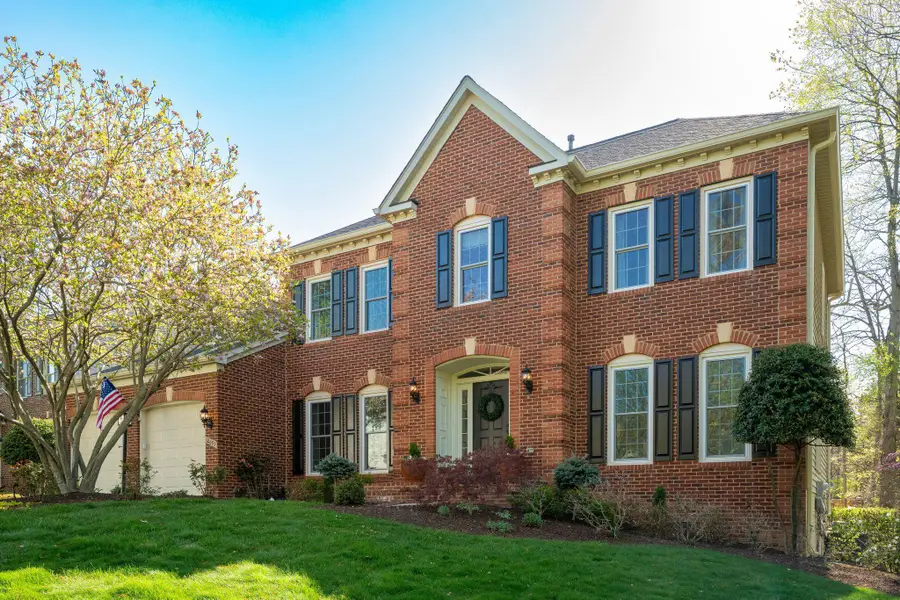 12693 Valley Oaks Ct, Fairfax, VA 22033 - #2