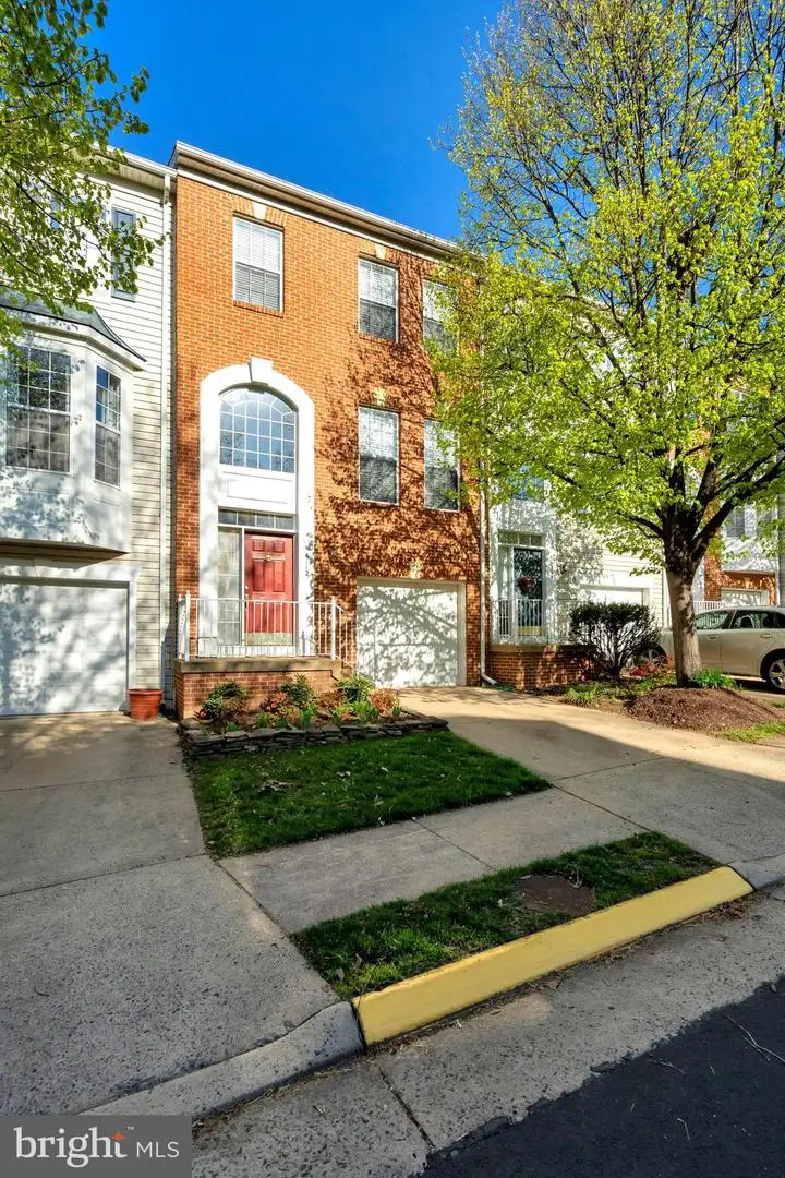 4112 Flower Box Ct, Fairfax, VA 22030 - #1