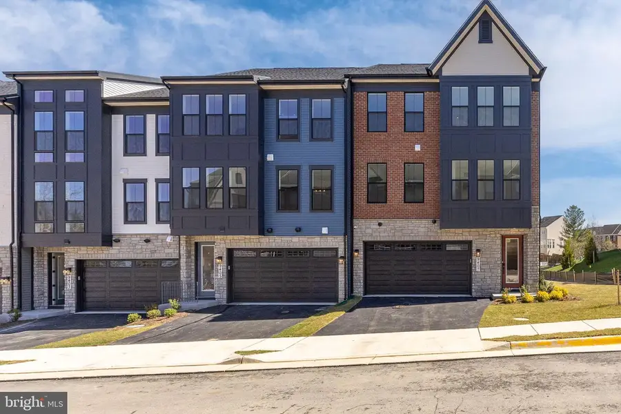 8456 Begonia Ln, Lorton, VA 22079 - #2