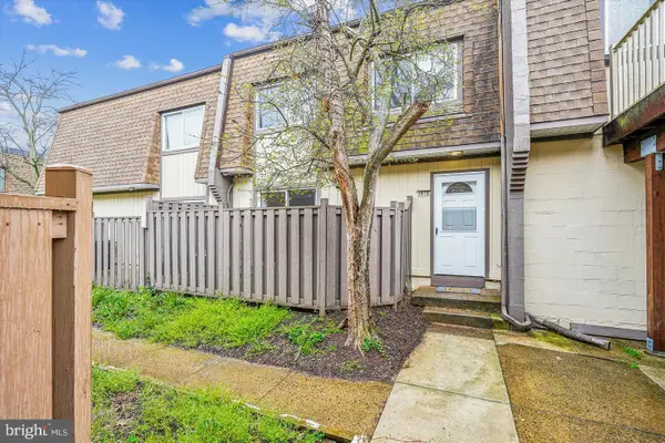 3878 Manzanita Pl #64d, ALEXANDRIA, VA 22309