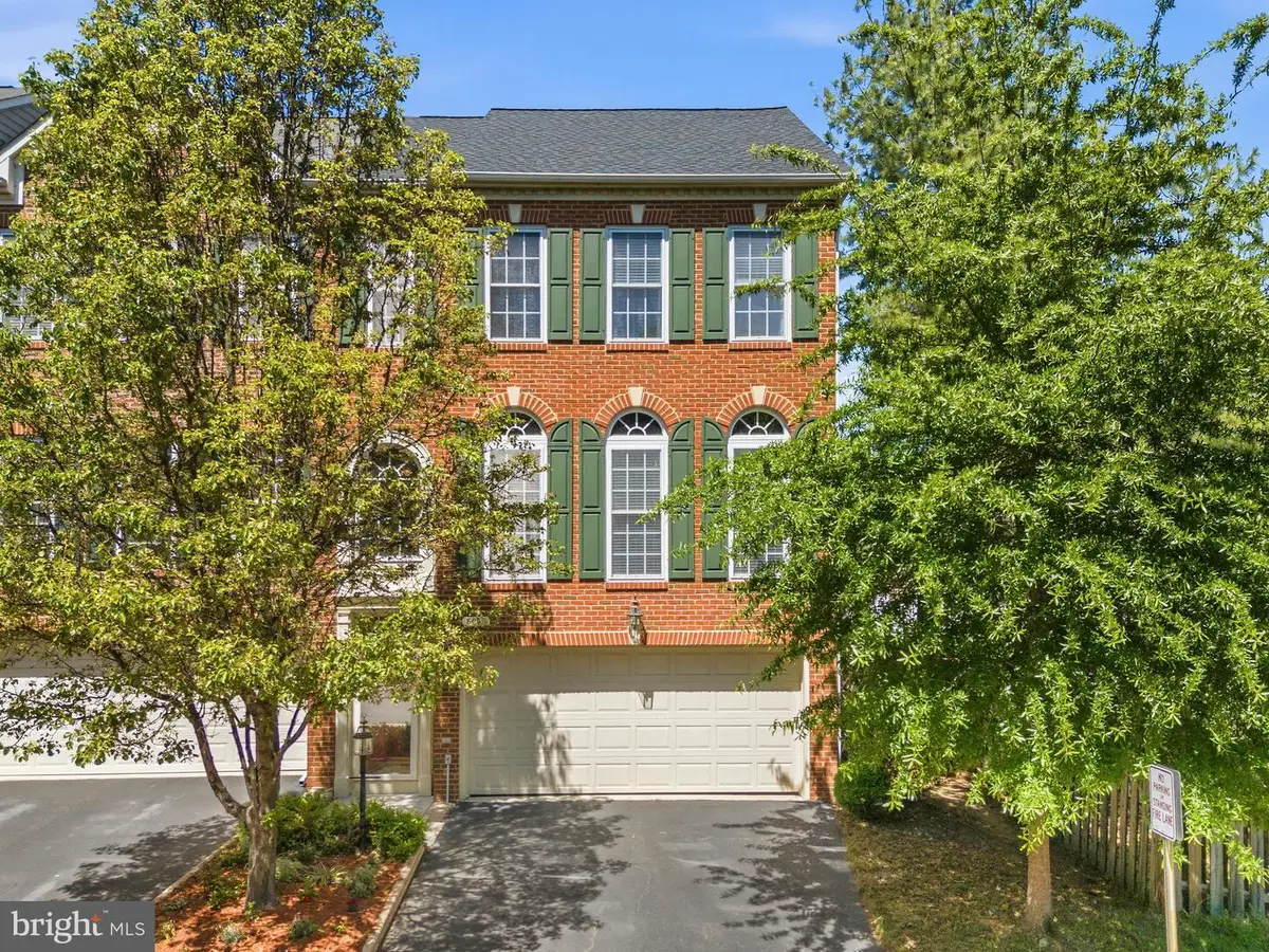 8058 Samuel Wallis St, Lorton, VA 22079 - #1