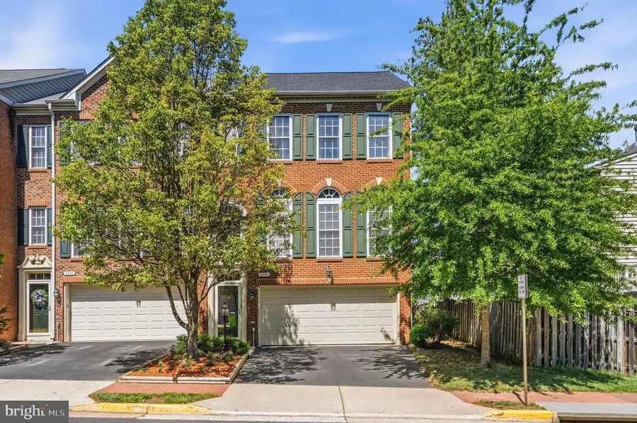 8058 Samuel Wallis St, Lorton, VA 22079 - #2