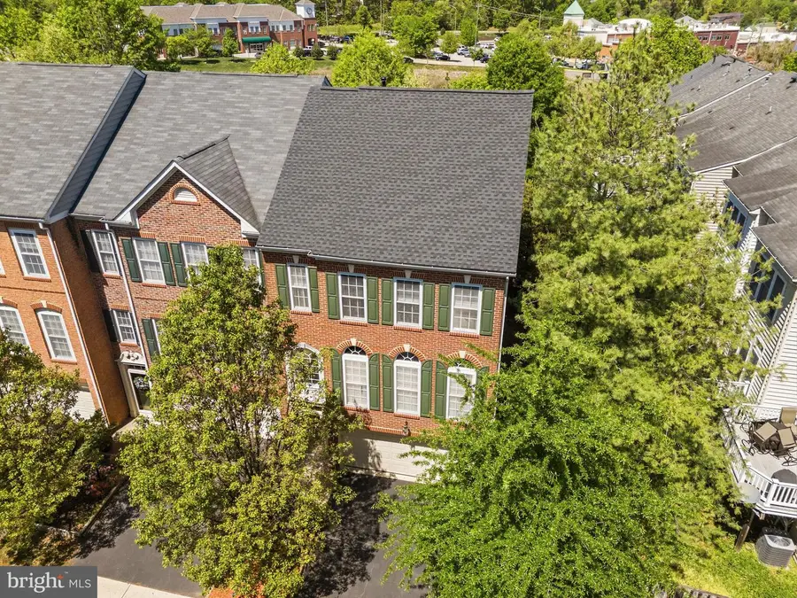 8058 Samuel Wallis St, Lorton, VA 22079 - #3