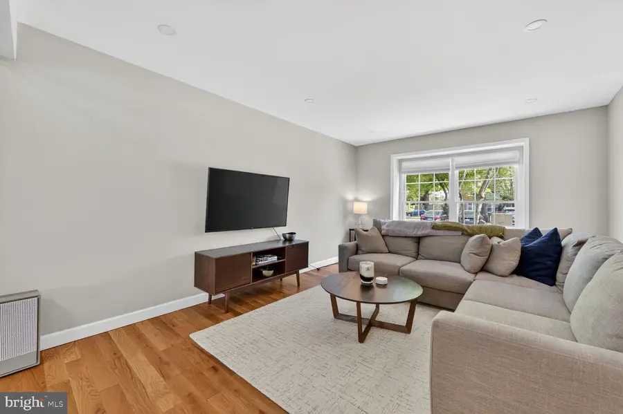 2972 Valera Ct, Vienna, VA 22181 - #3