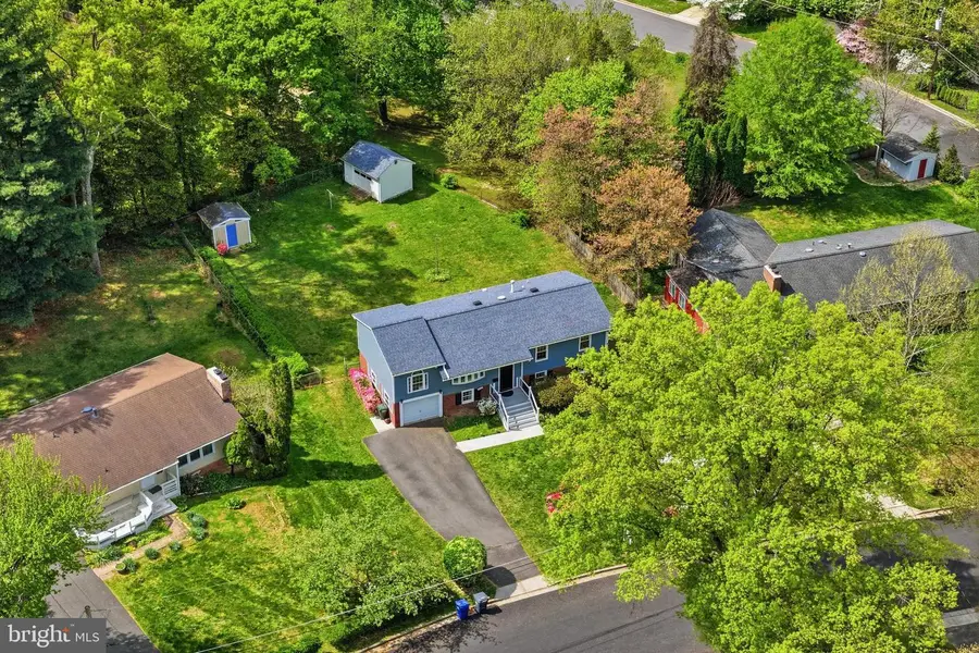 6917 Jenkins Ln, Falls Church, VA 22043 - #3