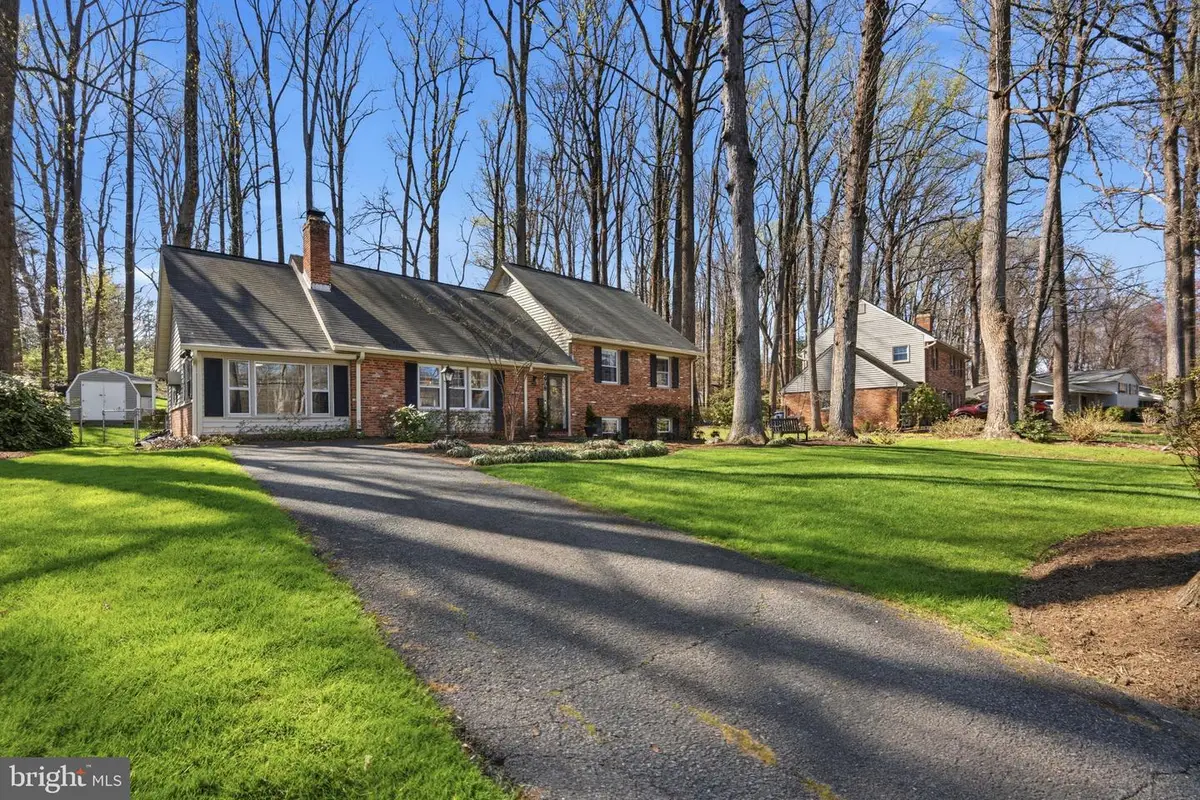 4908 Kingston Dr, Annandale, VA 22003 - #1