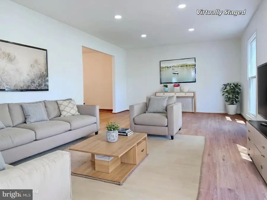 5400 Ellzey Dr, Fairfax, VA 22032 - #2