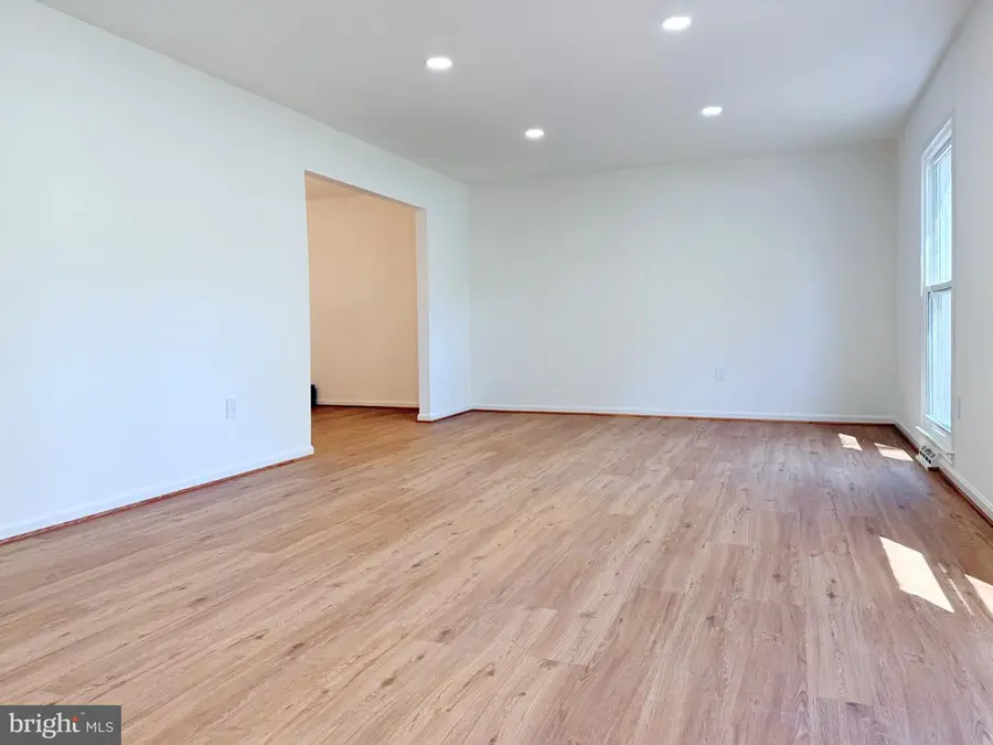 5400 Ellzey Dr, Fairfax, VA 22032 - #3