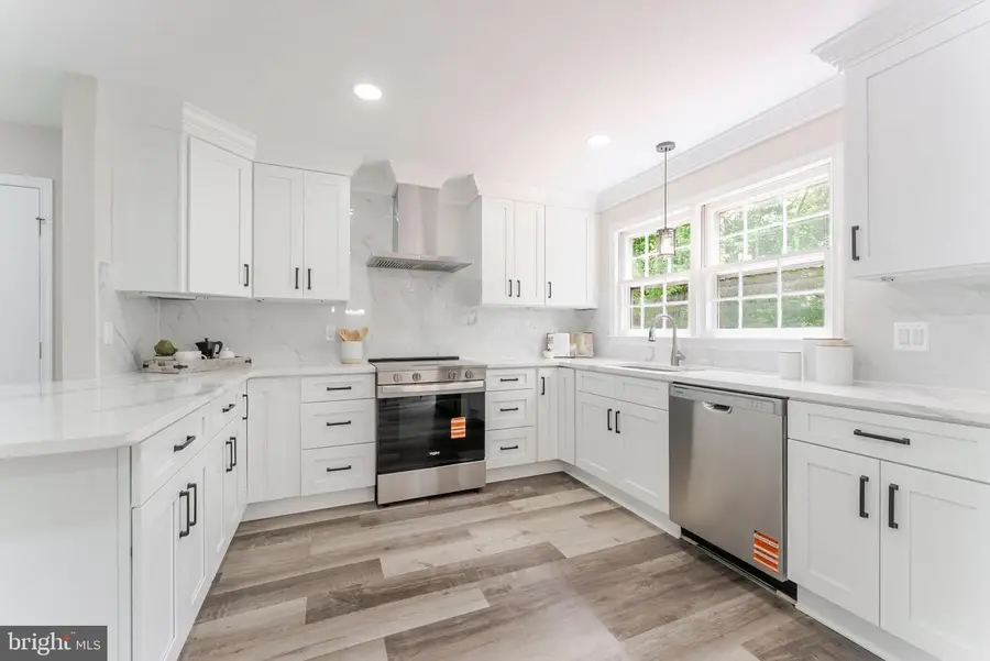 9617 Woodedge Dr, Burke, VA 22015 - #2