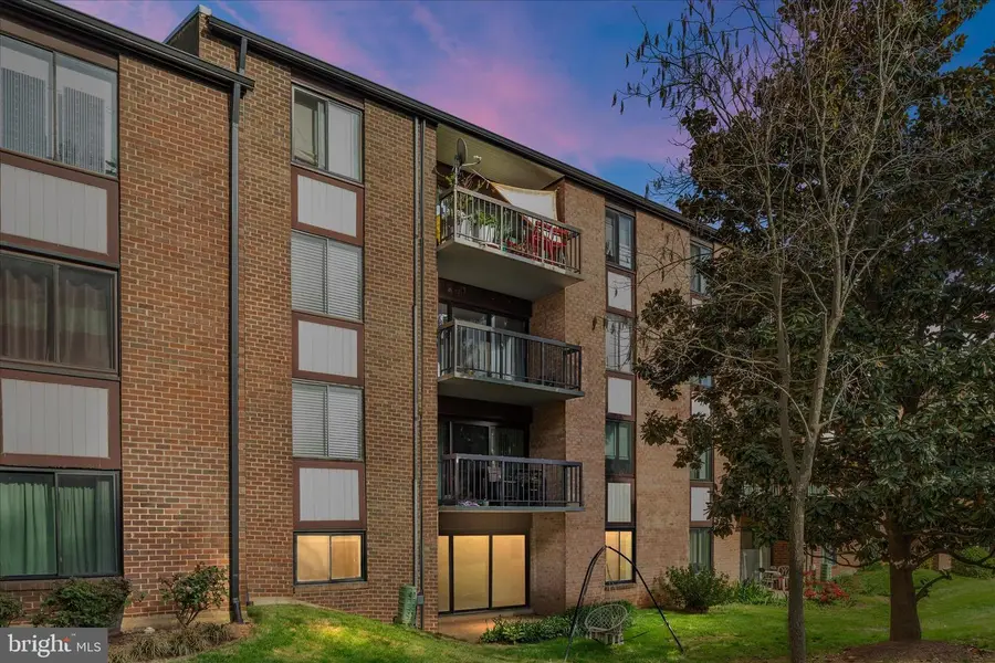 9702 Kingsbridge Dr #003, Fairfax, VA 22031 - #3