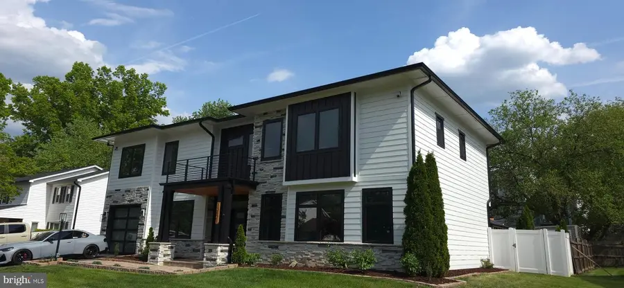 13821 Leighfield St, Chantilly, VA 20151 - #2