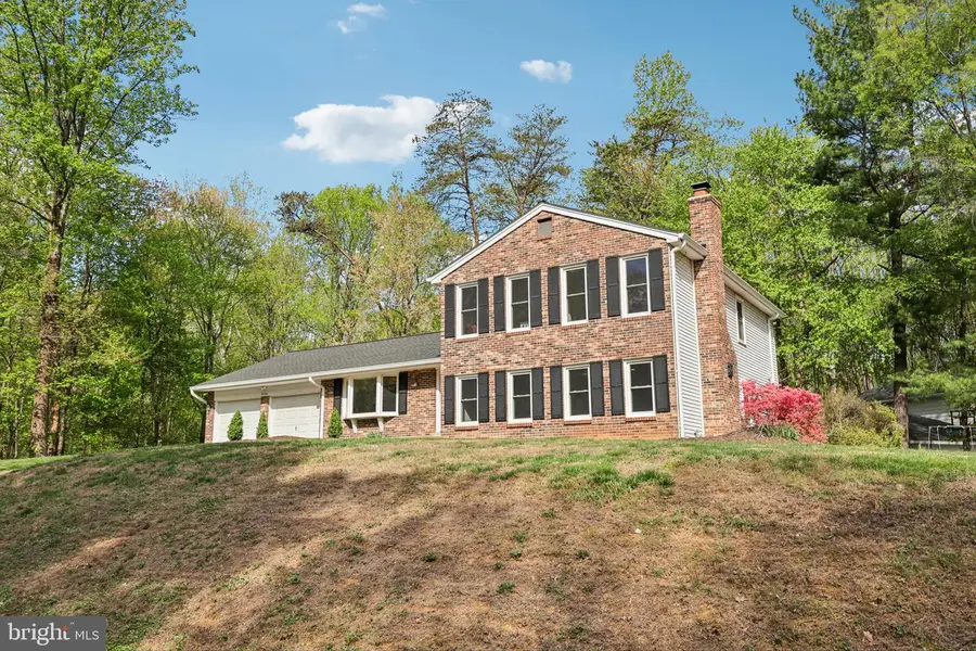 12126 Westwood Hills Dr, Herndon, VA 20171 - #2