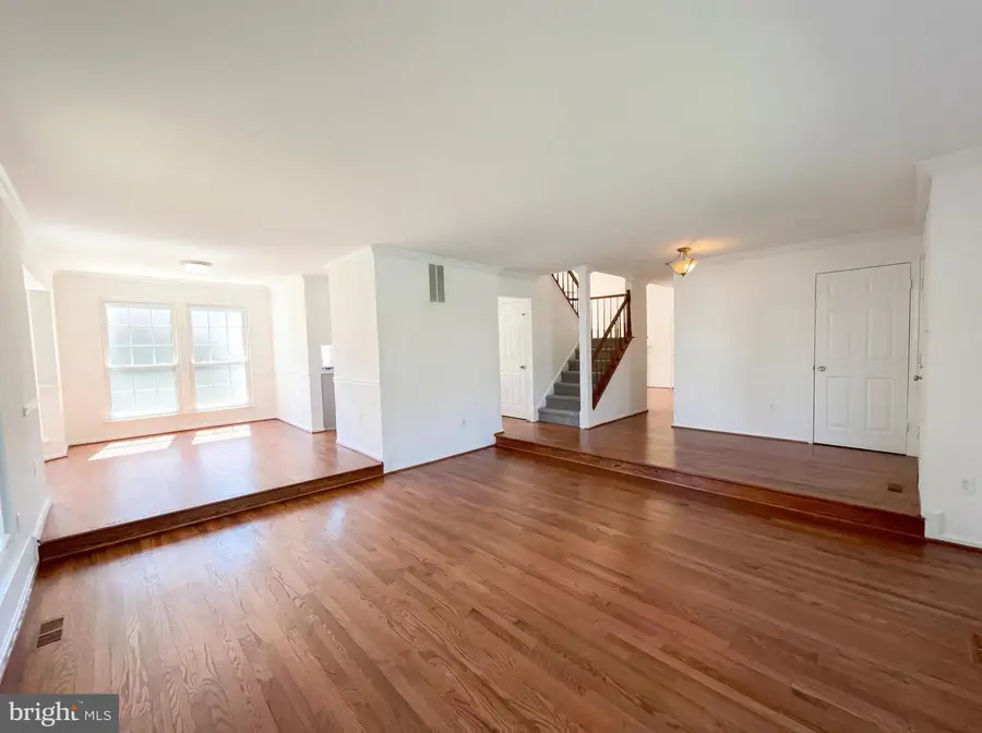 13907 Castle Ct, Chantilly, VA 20151 - #3