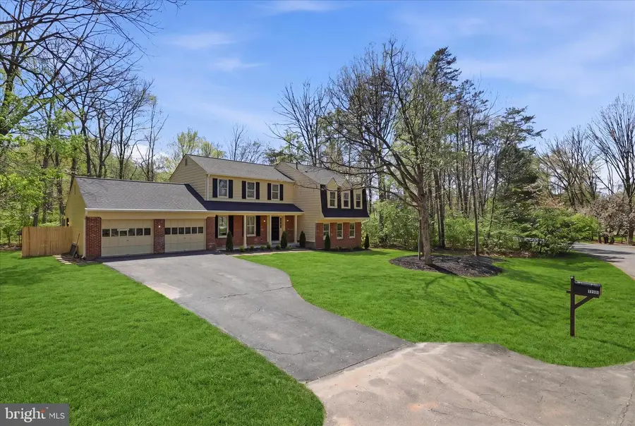 12131 Holly Knoll Cir, Great Falls, VA 22066 - #3