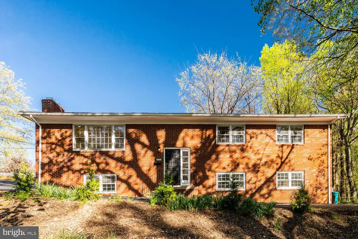 3535 Memorial St, Alexandria, VA 22310 - #1