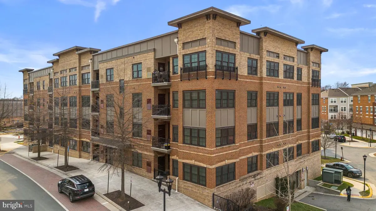 9521 Bastille St #305, Fairfax, VA 22031 - #1