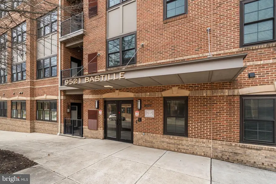9521 Bastille St #305, Fairfax, VA 22031 - #3