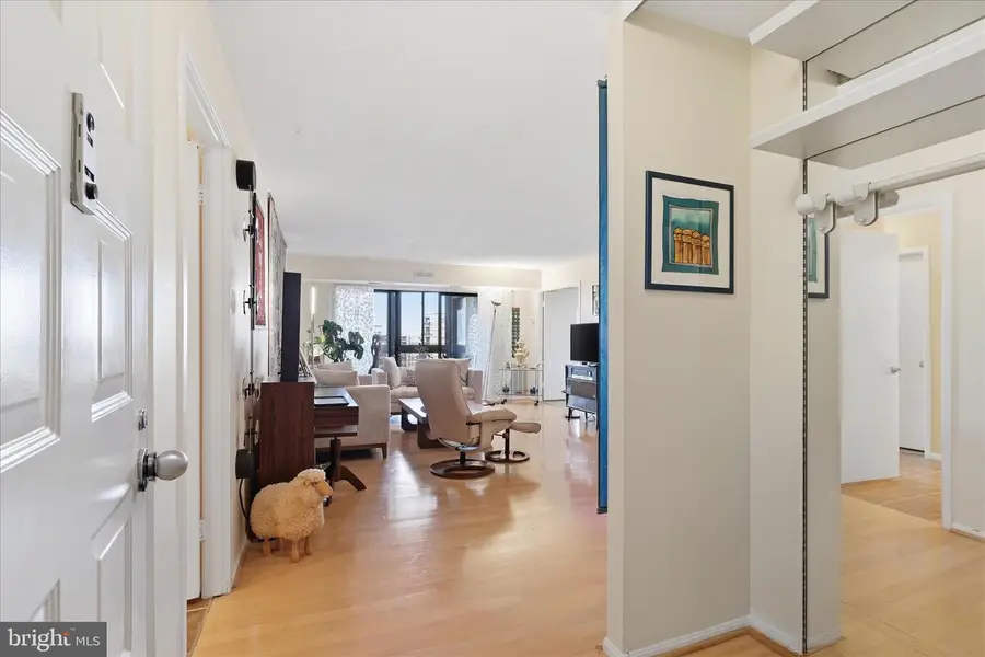 8360 Greensboro Dr #1003, McLean, VA 22102 - #2