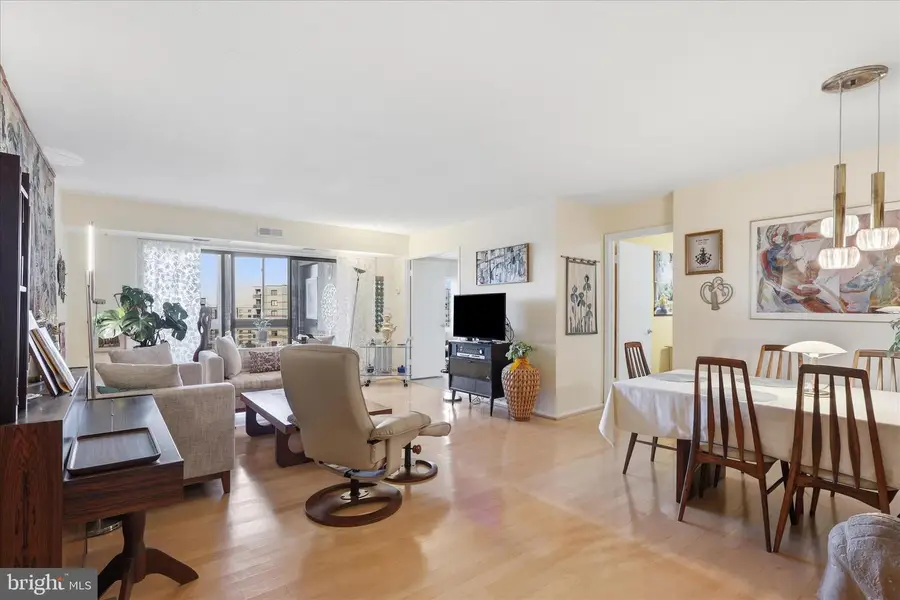 8360 Greensboro Dr #1003, McLean, VA 22102 - #3