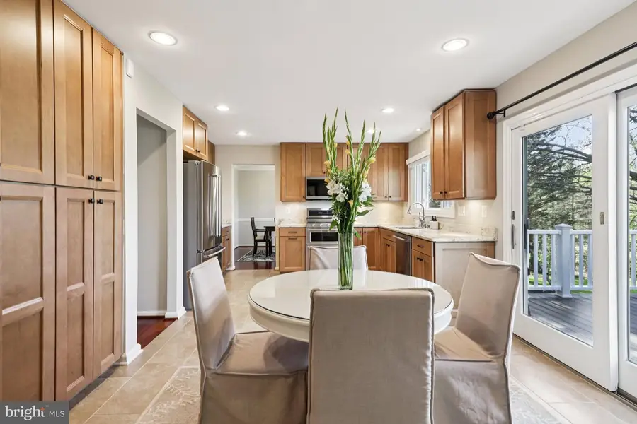 10305 Mountington Ct, Vienna, VA 22182 - #3