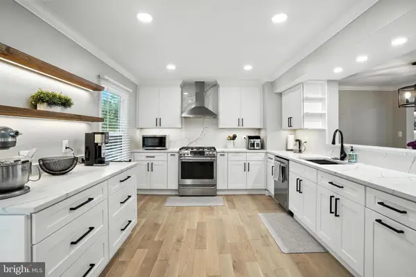 6586 Morning Meadow Dr, ALEXANDRIA, VA 22315