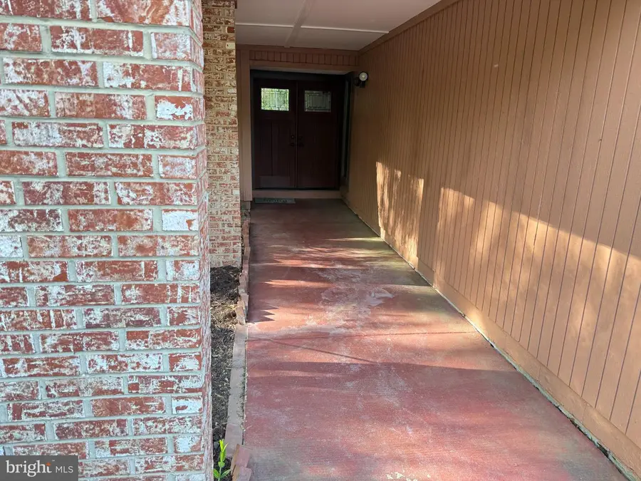 10407 Nellie White Ln, Fairfax, VA 22032 - #2