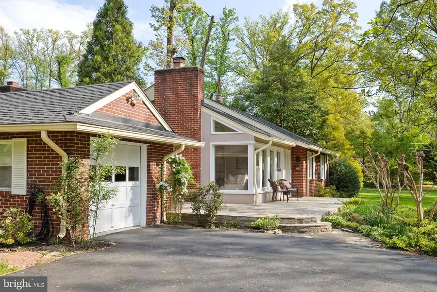 7616 Admiral Dr, Alexandria, VA 22308 - #3