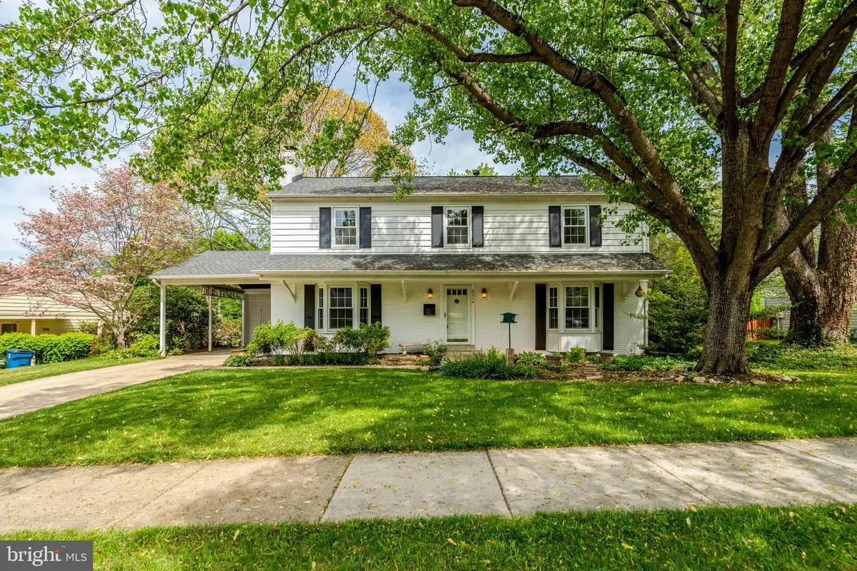 8314 Briar Creek Dr, Annandale, VA 22003 - #1