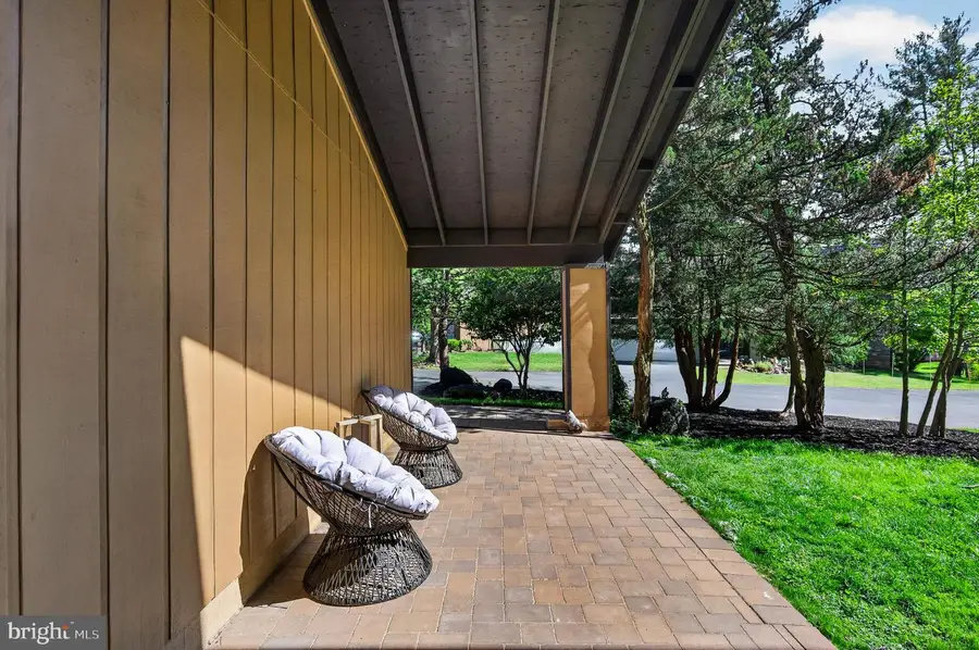 5222 Bradfield Dr, Burke, VA 22015 - #3