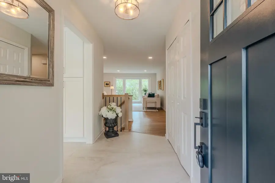 1706 Burning Tree Dr, Vienna, VA 22182 - #2