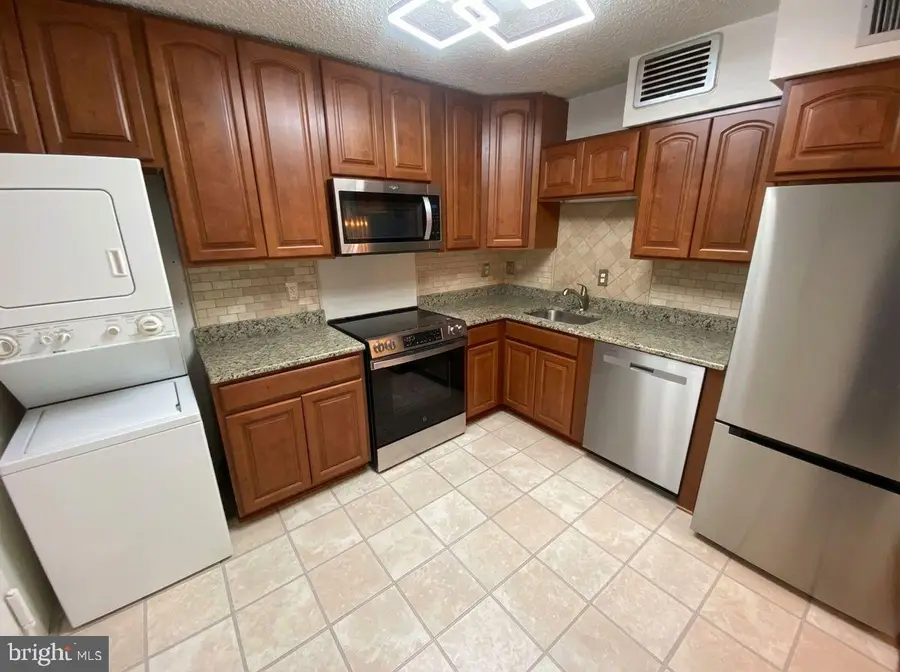 1800 Old Meadow Rd #1412, McLean, VA 22102 - #2