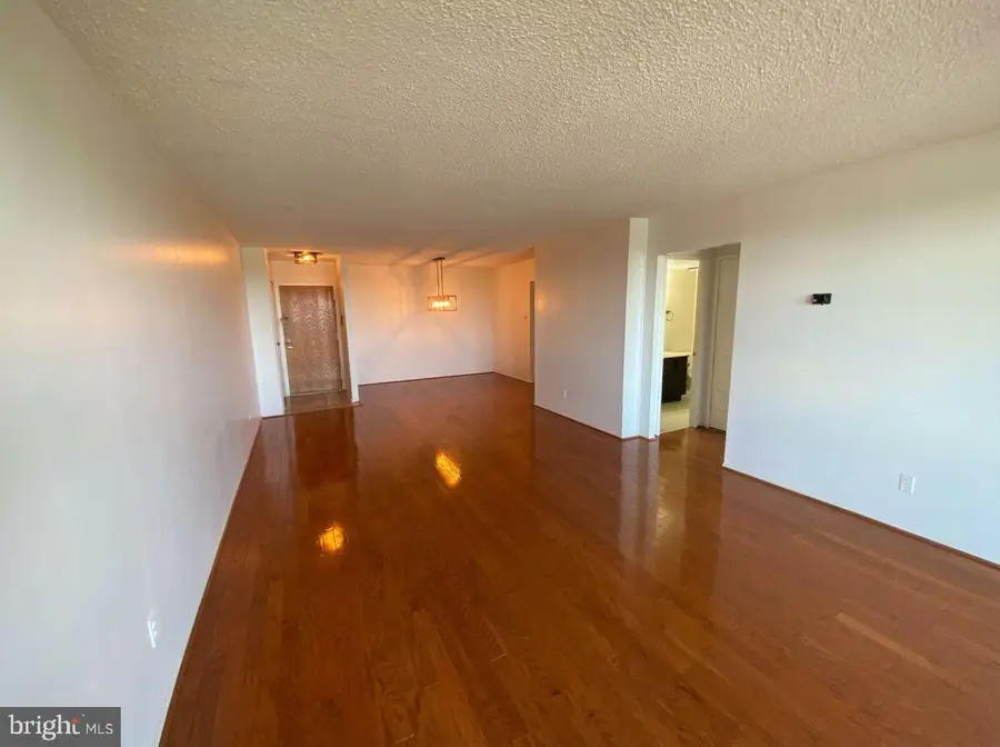 1800 Old Meadow Rd #1412, McLean, VA 22102 - #3